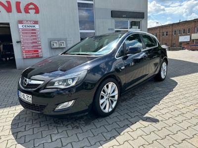 Używane Opel Astra - 23 900 PLN, 210 000 km, 2010