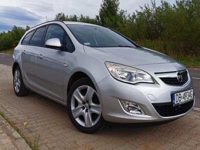 Używane Opel Astra - 26 900 PLN, 195 100 km, 2011