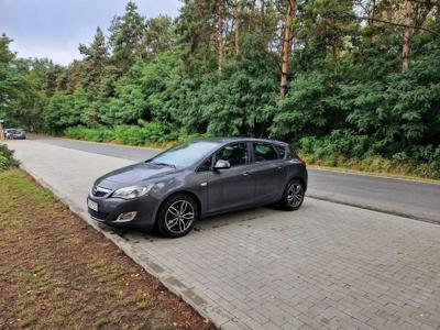 Używane Opel Astra - 28 000 PLN, 76 000 km, 2010