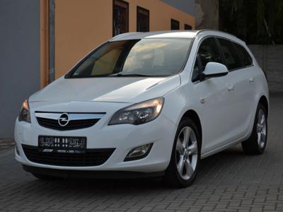 Używane Opel Astra - 31 900 PLN, 92 000 km, 2011