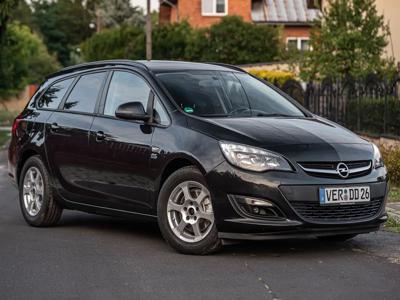 Używane Opel Astra - 32 900 PLN, 212 000 km, 2014