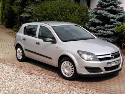 Używane Opel Astra - 9 999 PLN, 246 123 km, 2005