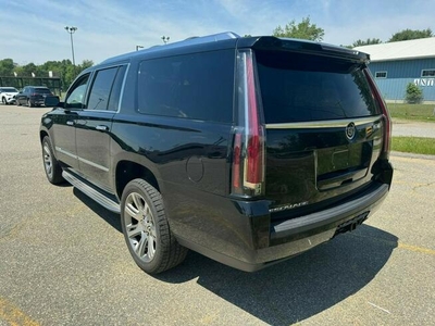 CADILLAC ESCALADE ESV LUXURY