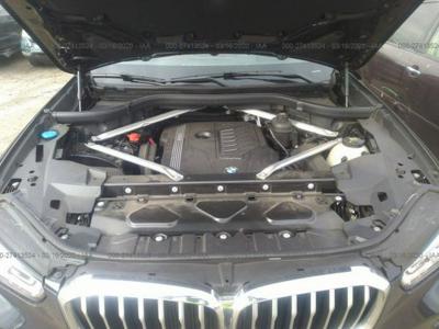 BMW X5 G05 (2018-) 2019, 3.0L, 4x4, uszkodzony bok