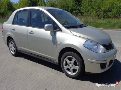 Nissan Tiida/ 1,6 B/ 143 tys. km/ klimatyzacja /SEDAN