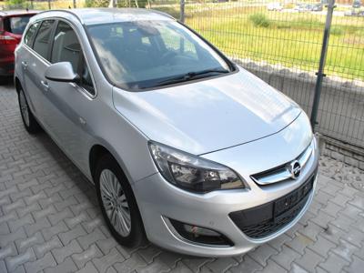 Używane Opel Astra - 32 800 PLN, 183 600 km, 2015