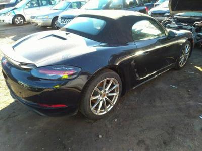 Porsche 718 Boxster 2017, 2.0L, porysowany lakier