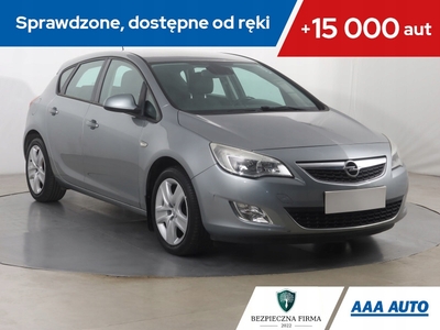 Opel Astra J Hatchback 5d 1.4 Twinport ECOTEC 100KM 2011