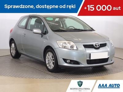 Toyota Auris I Hatchback 1.6 i 16V VVT-i 124KM 2008