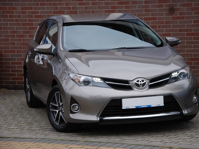 Toyota Auris II 1,6 132 Prestige KM Salon Pl.