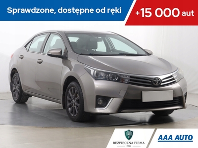 Toyota Corolla XI Sedan 1.6 Valvematic 132KM 2015