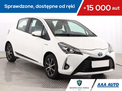 Toyota Yaris III Hatchback 5d Facelifting 2017 1.5 Hybrid 100KM 2018