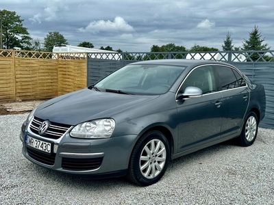 Volkswagen Jetta V 1.6 TDI-CR 105KM 2010