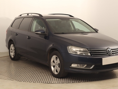 Volkswagen Passat B7 , Navi, Klimatronic, Tempomat, Parktronic,