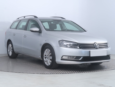 Volkswagen Passat B7 , Salon Polska, Klimatronic, Tempomat, Parktronic