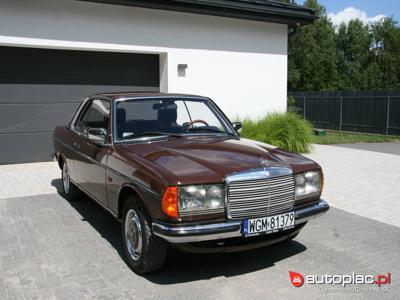 Mercedes-Benz 230