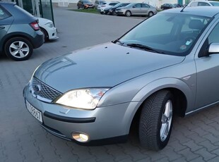 FORD MONDEO GHIA 2,5 V6