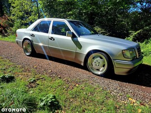 Mercedes-Benz W124 (1984-1993)