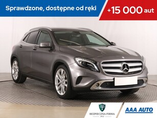 Mercedes GLA I Off-roader 2.0 250 211KM 2014