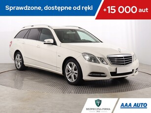 Mercedes Klasa E W212 Kombi 200 CGI BlueEFFICIENCY 184KM 2011