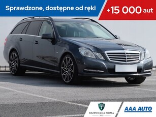 Mercedes Klasa E W212 Kombi 200 CGI BlueEFFICIENCY 184KM 2012