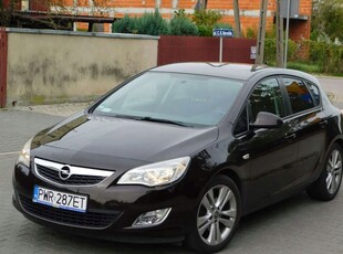 Opel Astra J Hatchback 5d 1.6 Turbo ECOTEC 180KM 2011