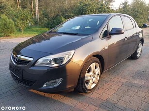 Opel Astra J Hatchback 5d 1.6 Twinport ECOTEC 115KM 2011