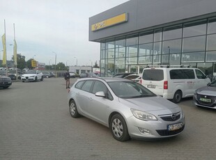 Opel Astra J Sports Tourer 1.7 CDTI ECOTEC 130KM 2012