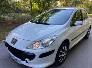 Peugeot 307 II Hatchback 1.6 HDi 16V 90KM 2008