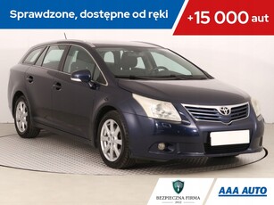 Toyota Avensis II Kombi 2.2 D-4D 150KM 2009