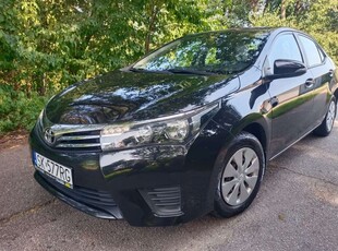 Toyota Corolla X Sedan Facelifting 1.6 Valvematic 132KM 2014