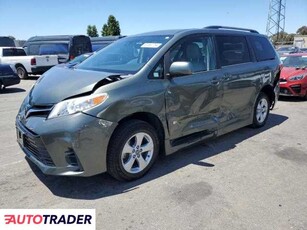 Toyota Sienna 3.0 benzyna 2018r. (HAYWARD)