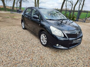 Toyota Verso Minivan 2.0 D-4D 126KM 2011