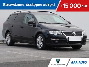 Volkswagen Passat B7 Variant 1.6 TDI CR DPF BlueMotion 105KM 2010