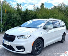 Chrysler Pacifica Limited S Hybrid Plug-in