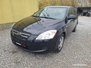 Kia Ceed 1.4 benzyna. Klimatyzacja. SOCHAN