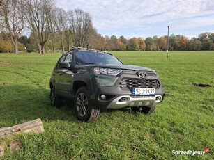 Lada Niva Travel