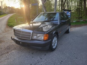 Mercedes-Benz W201 (190)