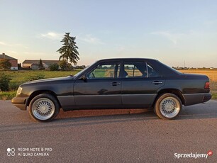 Mercedes w 124. 2.0 b+g