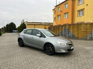 Opel Astra J Hatchback 5d 1.6 Twinport ECOTEC 115KM 2010