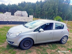 Opel corsa d benzyna