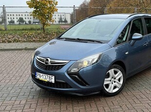 Opel Zafira C Tourer 1.4T moc 140KM rok 2013