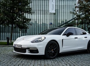 Porsche Panamera 4S