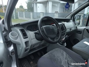 Renault Trafic 9 osobowego oszklony przyciemniane szyby