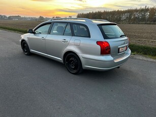 Toyota Avensis 1.8 VVT-i Combi Executive