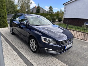 Volvo V60 I Volvo V60 D4 180KM LED Xenon Alu Klimatronik Tempomat Navi Skóra PDC