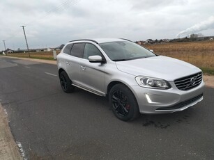 Volvo XC 60 D4 Drive-E Momentum