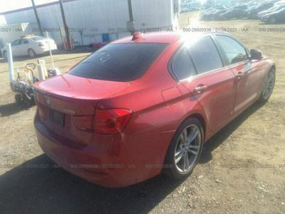 BMW 320 2016, 2.0L, lekko uszkodzony przód