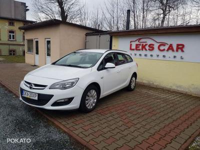 Opel lAstra J bezwypadkowa