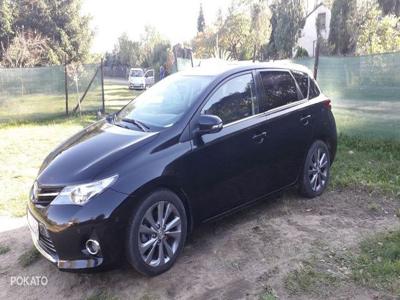 Toyota Auris Hybrid 1.8 automat CVT Prestige